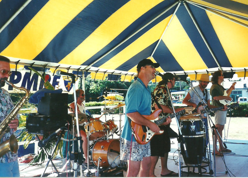 2000 Photos