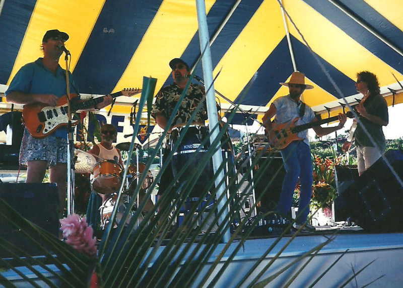 2000 Photos