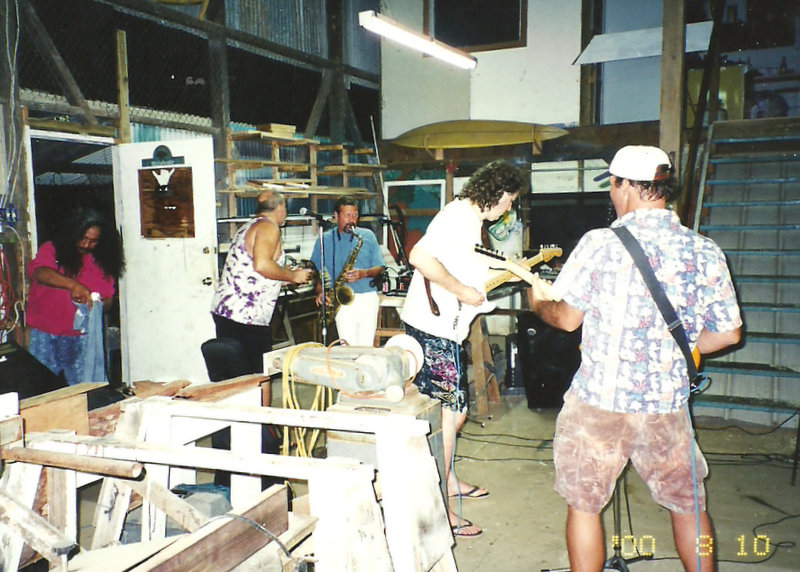 2000 Photos