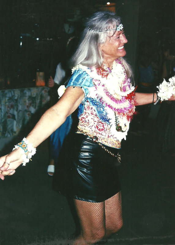 2000 Photos