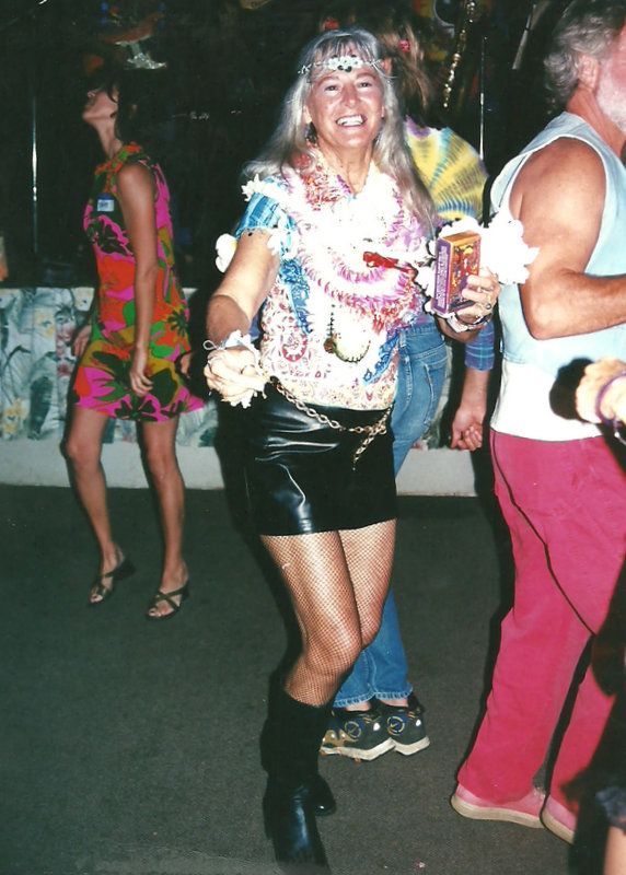 2000 Photos