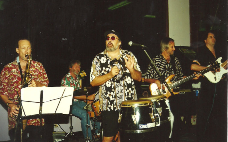2000 Photos
