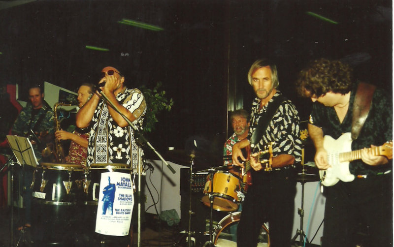 2000 Photos