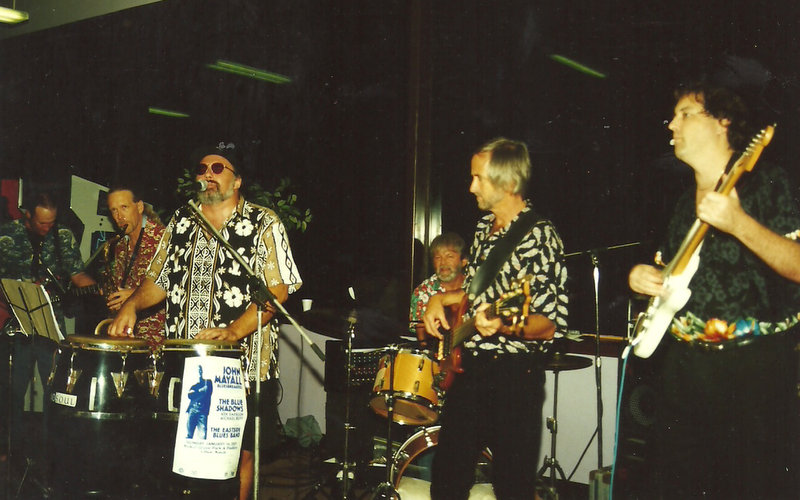 2000 Photos
