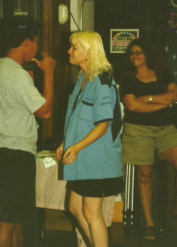 2000 Photos